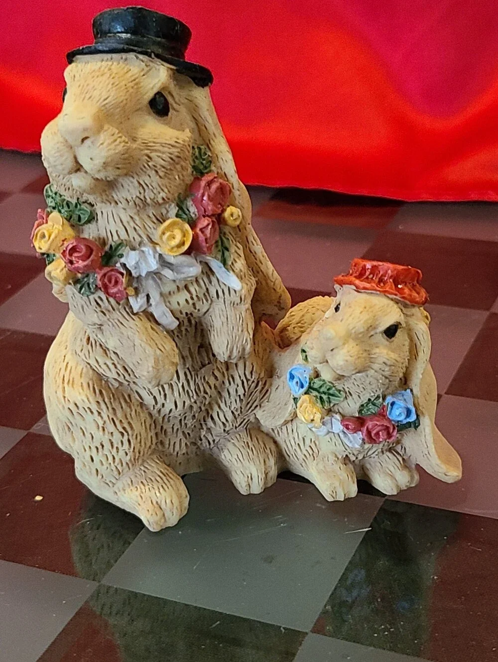 Decorative Small Pets Bunny Figurine with Floral Wreaths - Beige